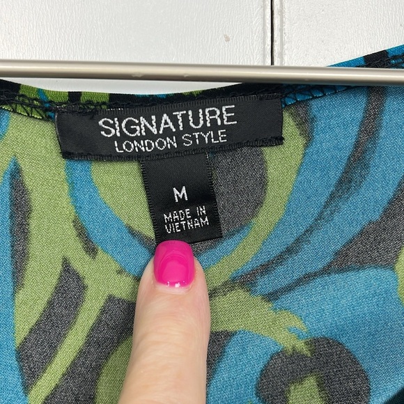 Signature London Womens Dress M Black Green Pullover Swirl Pattern Soft Classy - Picture 2 of 12